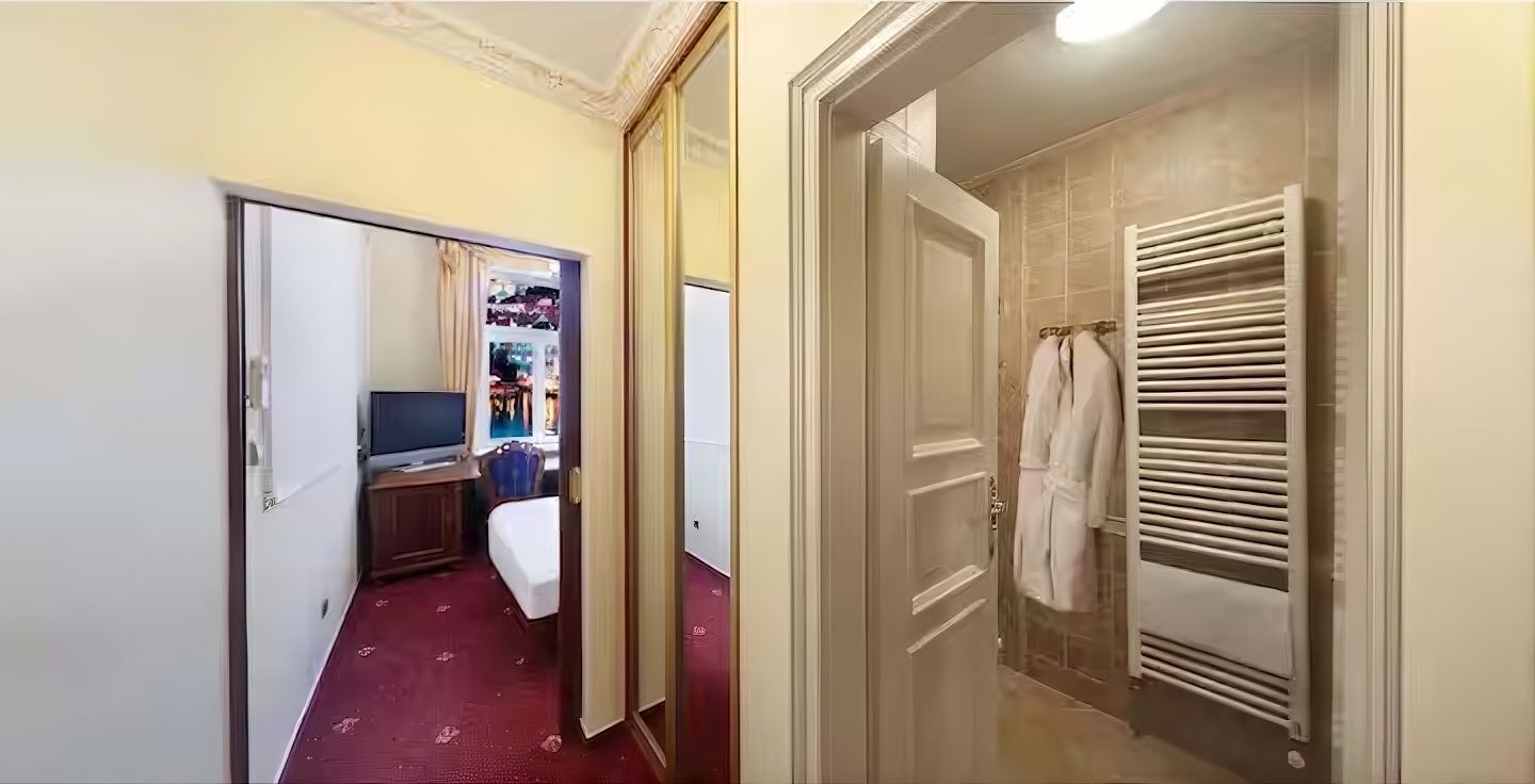 Luxury Suite