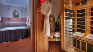 Private spa tub