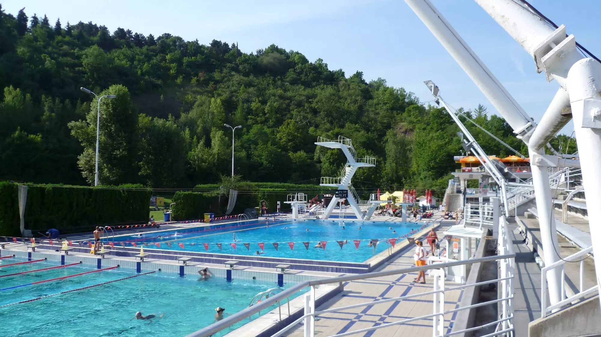 Piscina estreita