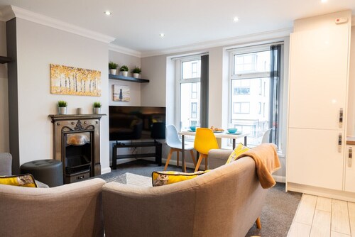 Central Cardiff 2-Bed Flat Near Stadium