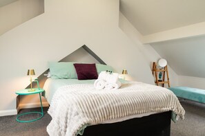 Iron/ironing board, internet, bed sheets