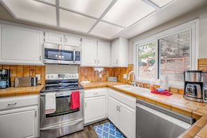 House, Multiple Beds, Patio, Garden View (Donner Lake Delight) | Private kitchen - Donner Lake Delight - Near Lake, Truckee Escape (Truckee)