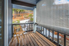 Balcony - Donner Lake Delight - Near Lake, Truckee Escape (Truckee)
