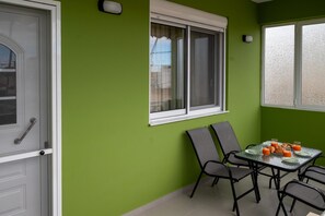 House, Smoking - The Little Green House in Kremasti Rhodes (Rhodes)