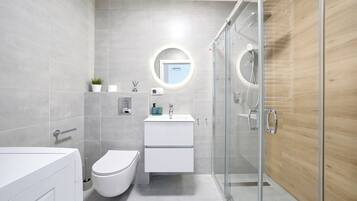 Apartment (23) | Bathroom | Shower, towels