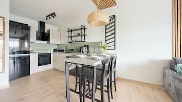 Apartment (54) | Private kitchen | Fridge, stovetop, electric kettle, cookware/dishes/utensils