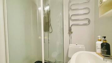 Asrama Umum, 1 kamar tidur | Kamar mandi