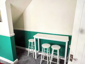 Interior - Cozy Apt Near ASDA & Molineux • On-Site Parking (Wolverhampton)