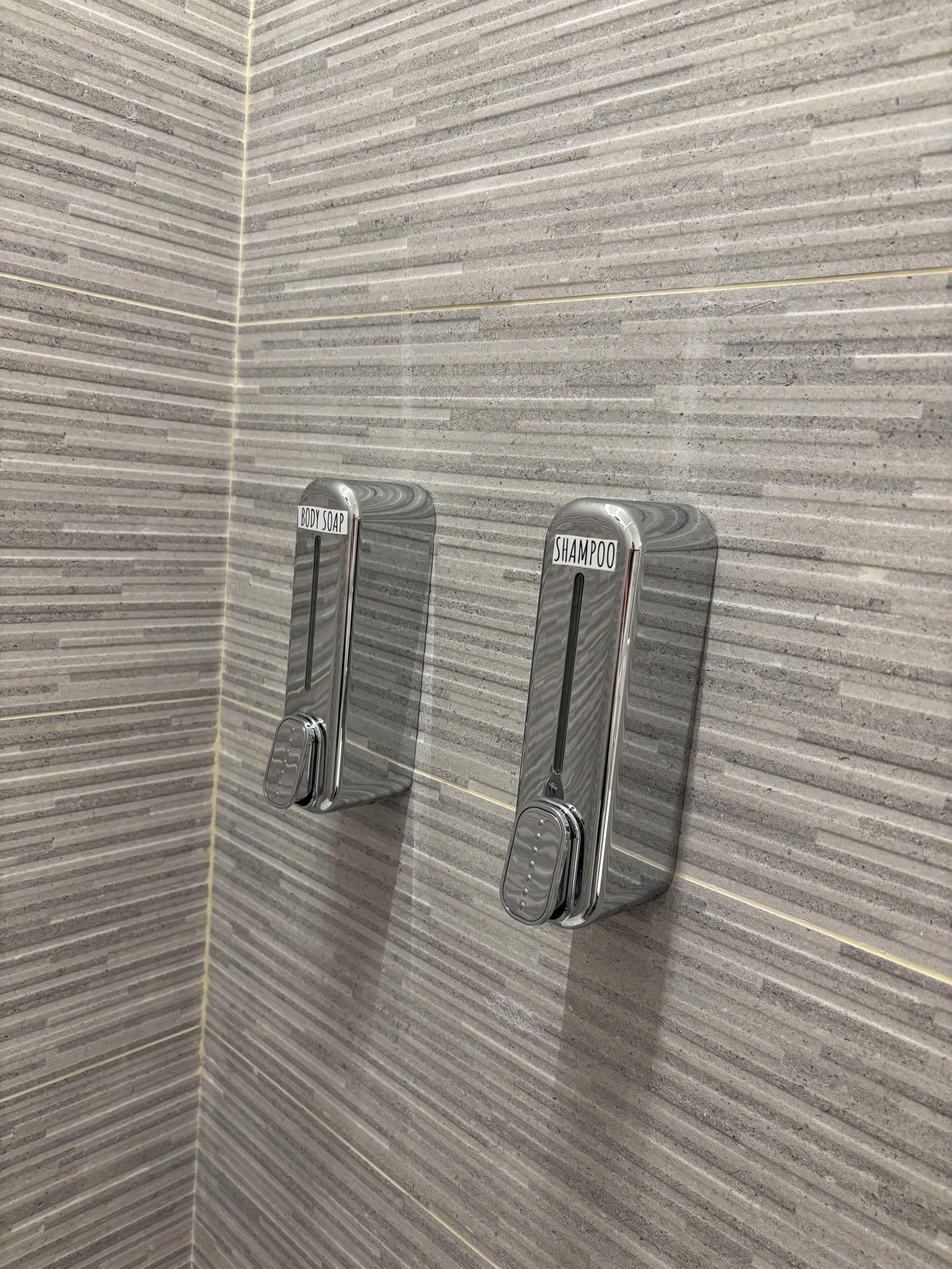 Doccia, asciugacapelli, bidet, asciugamani