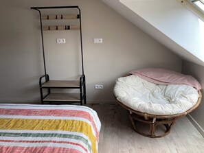 Iron/ironing board, free WiFi - Cosy Apartment in Normandy • 2 Bedrooms • Near Étretat & Fécamp (Bec-de-Mortagne)