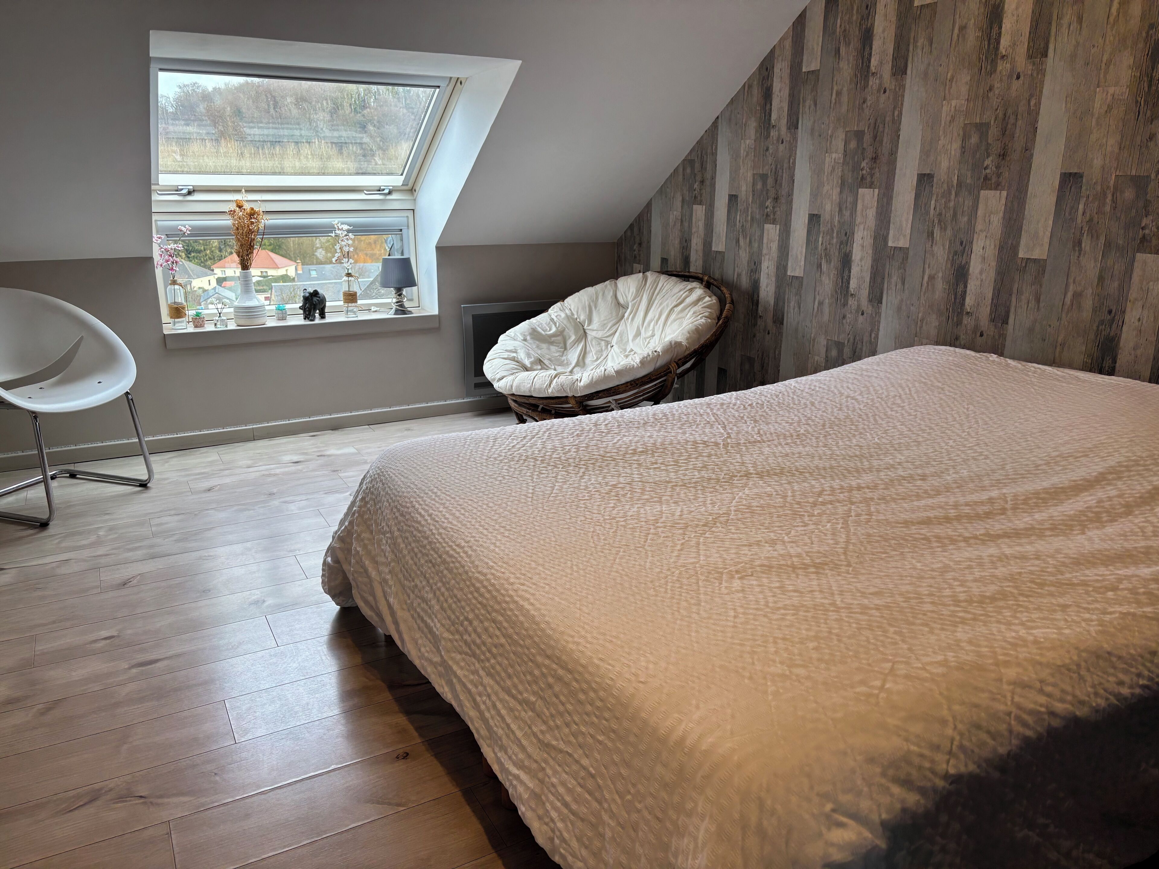 2 slaapkamers, een strijkplank/strijkijzer, reisbedje, gratis wifi