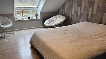 2 slaapkamers, een strijkplank/strijkijzer, reisbedje, gratis wifi