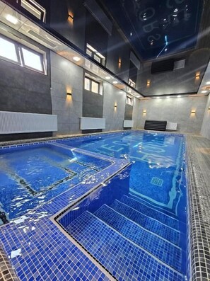 Indoor pool - Hectors Hotel  (Kokand)