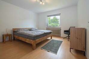 Iron/ironing board, WiFi, bed sheets - Vrbo Property (Dahlem)