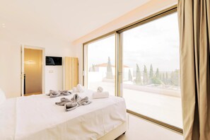 3 bedrooms, iron/ironing board, WiFi, bed sheets - Mythica Luxury Villa (XWR5+W9F Notia Rodos, Greece)