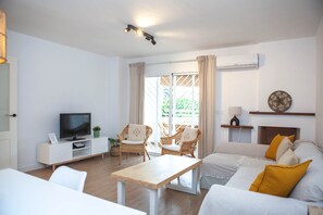 Living area - Casa Mari Pepa - Beach & Pool (Benajarafe)