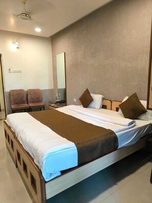 Free WiFi - Aquarius Resort (Girinagar)