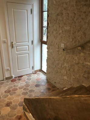 Interior - La Petite Vallée (Fontenay-Saint-Père)