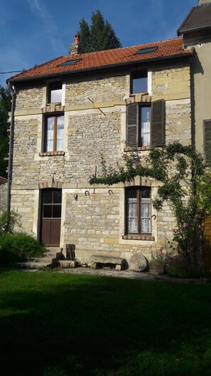 Exterior - La Petite Vallée (Fontenay-Saint-Père)