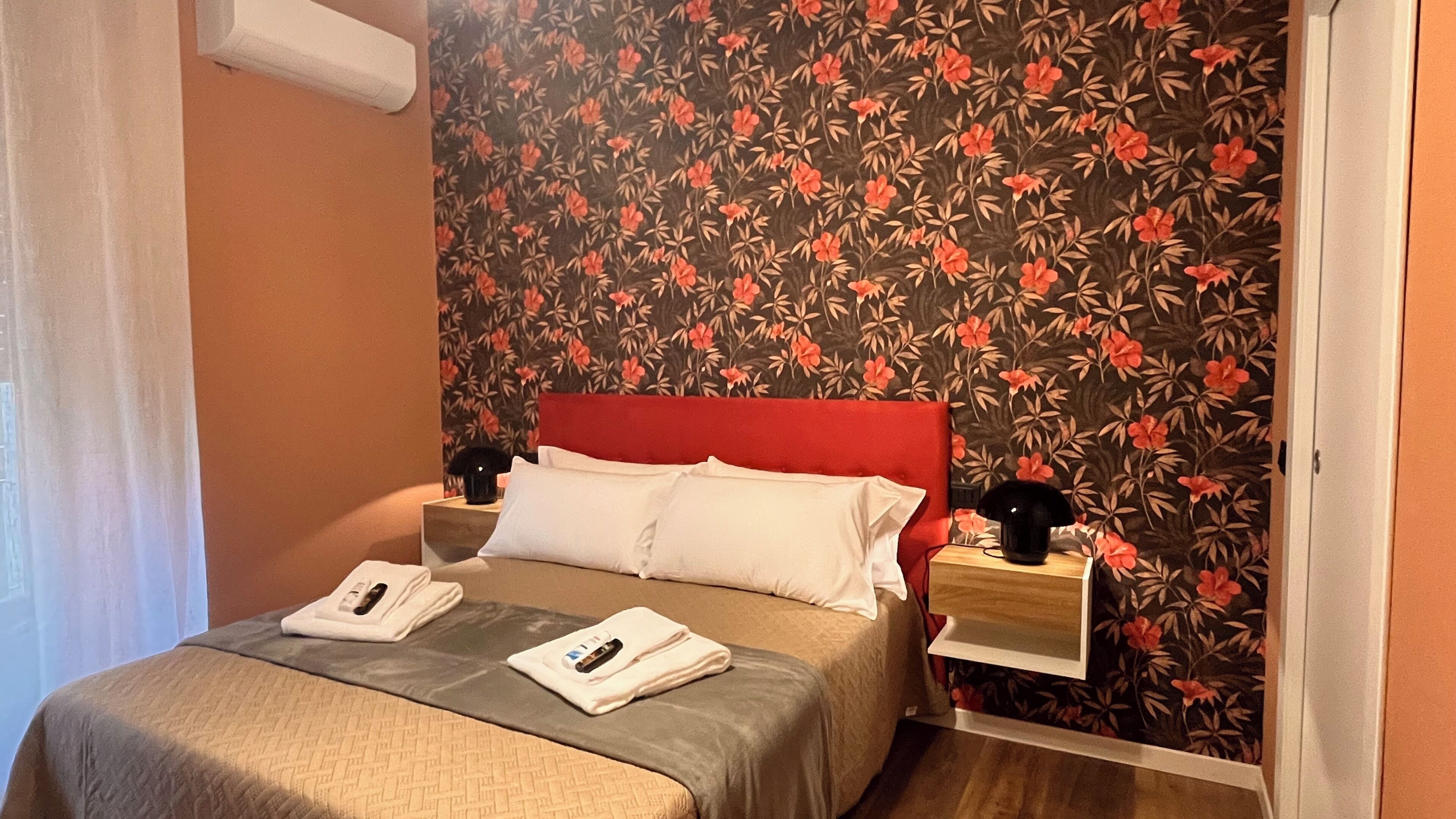 Quarto casal ou duplo standard, sacada | Wi-Fi de cortesia