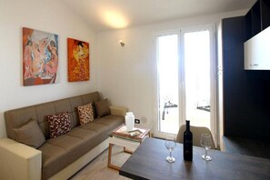 Smart TV - Santa Lucia Overview House (Sicilia)