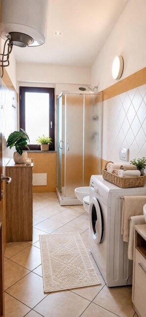 Shower, hair dryer, bidet, towels - Luna House - Key to Villas (Valledoria)