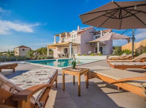 Villa (FourBedroom Villa with heated pool) | Outdoor pool
