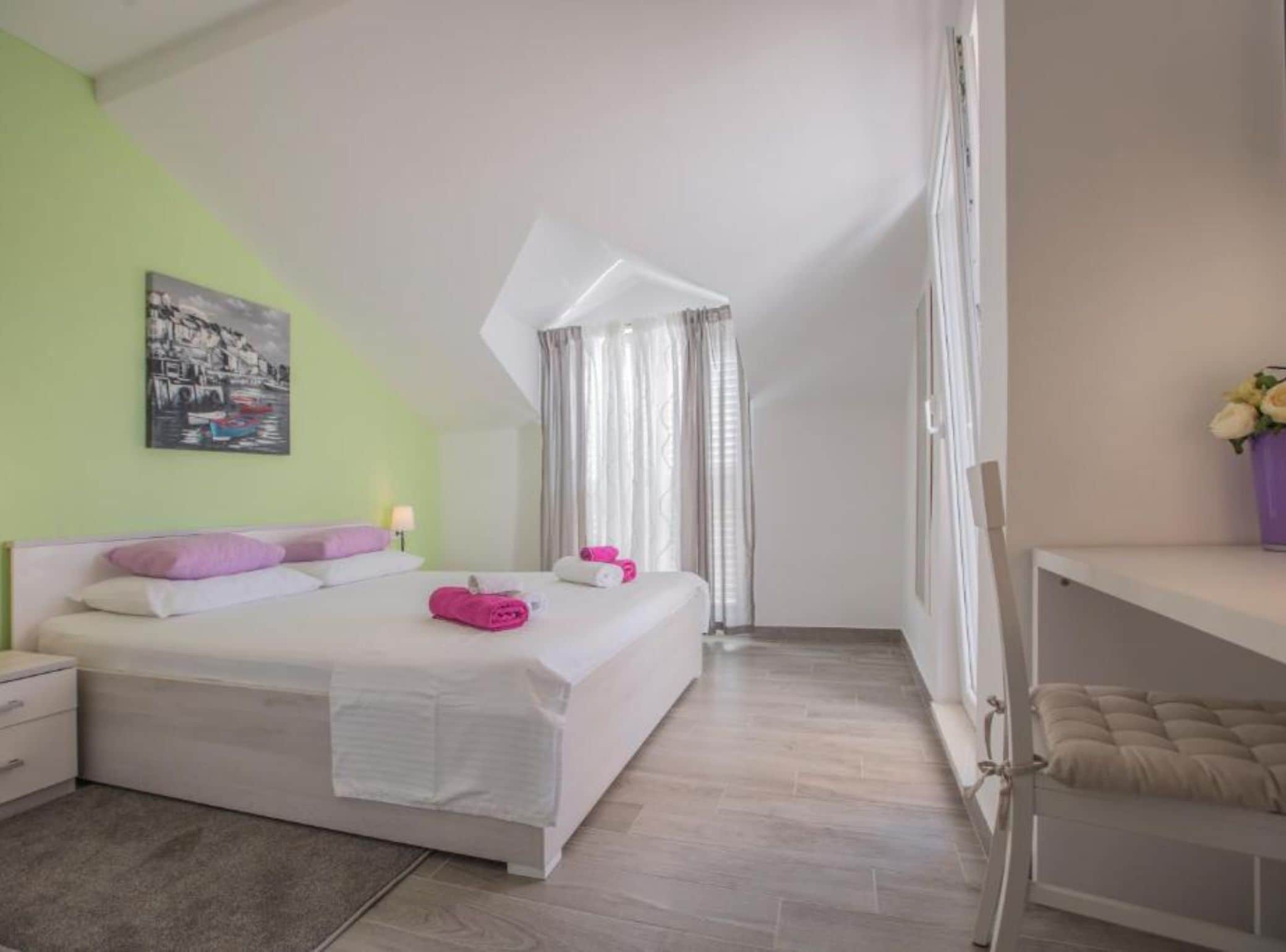 فيلا (FourBedroom Villa with heated pool)