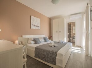 Villa (FourBedroom Villa with heated pool)