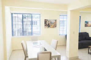 Dining - Peaceful Morovis Retreat – Private Terrace with Scenic Views (Morovis)