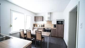 Apartment, Garden View | Private kitchen