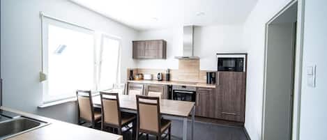 Apartment, Garden View | Private kitchen