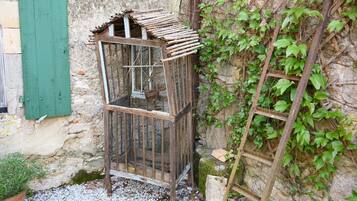 Enceinte de lâhĂ©bergement