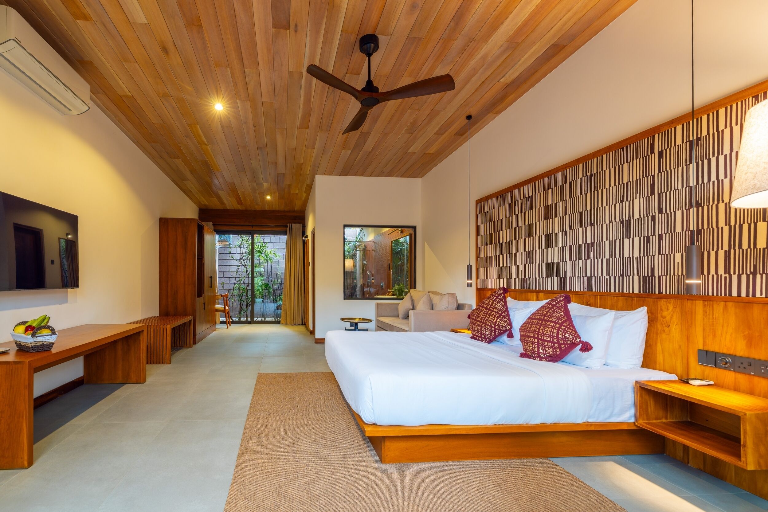 Premier Double Room, Terrace, Garden View | Hypo-allergenic bedding, minibar, in-room safe, desk