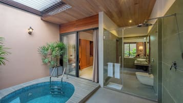 Caja de seguridad en la habitación y escritorio