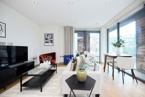Apartment, Balcony | Living area - The Penny Court Apartment (London)