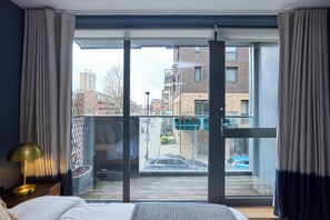 Apartment, Balcony - The Penny Court Apartment (London)