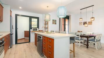 Fridge, microwave, oven, dishwasher