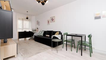 Iron/ironing board, free WiFi