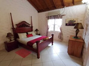 1 habitación, tabla de planchar con plancha, wifi gratis y ropa de cama 