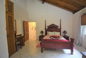 1 chambre, fer et planche à repasser, accès au Wi-Fi (inclus)