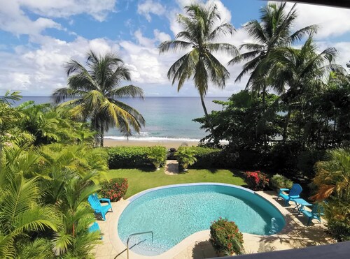 Beachfront 1-bedroom Unit in Black Rock- Salt Pool/Ocean Views