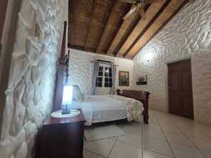 1 bedroom, iron/ironing board, WiFi (free), bed sheets