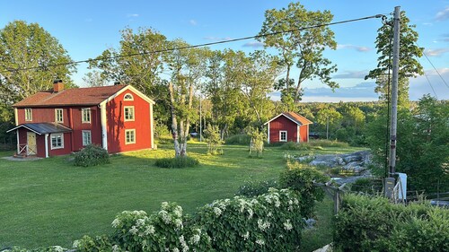 Dream villa on Vätö - rural idyll, own boat mooring and sea view in Roslagen!