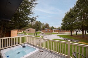 Outdoor spa tub - Host & Stay | The Beak Lodge (Pocklington)