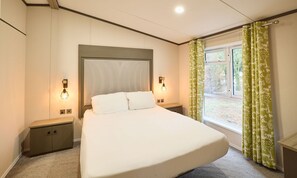 2 bedrooms, WiFi, bed sheets - Host & Stay | The Beak Lodge (Pocklington)