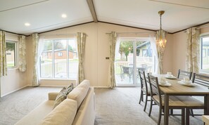 TV, fireplace, offices - Host & Stay | The Beak Lodge (Pocklington)