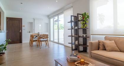 Modern 3BR retreat for 6 at Tucan Country Club ⛳🌿 Enjoy golf views, resort-style living, and peaceful nature surroundings just minutes from Panama City. Perfect for families, friends, or business stays seeking comfort and privacy. ✨