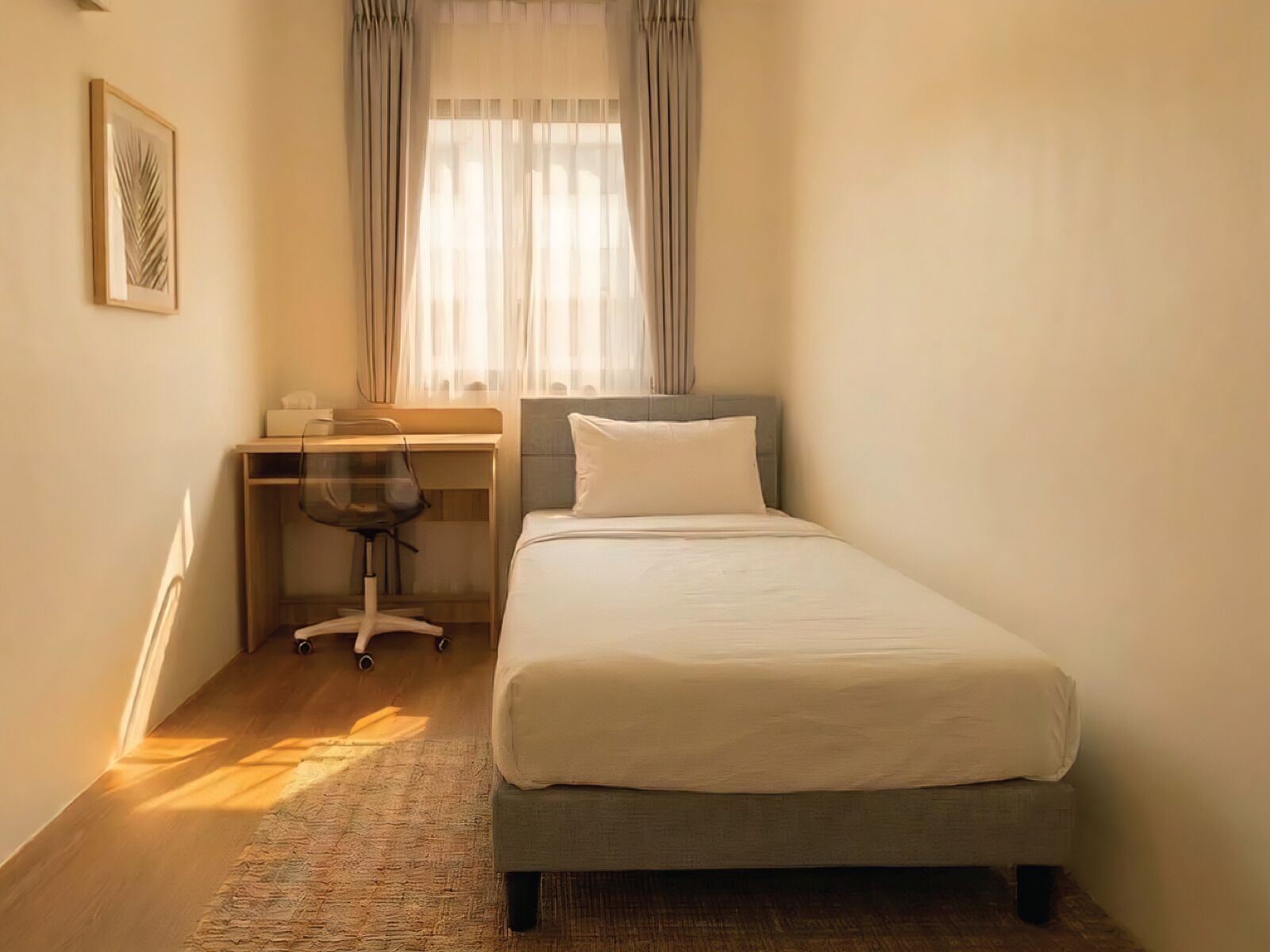 Comfort Single Room, Men only, Shared Bathroom, City View