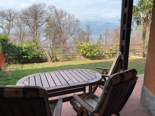 Holiday Home 'Vacanze' with Lake View, Wi-Fi and Air Conditioning